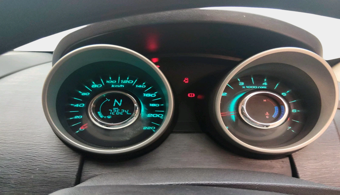 2017 Mahindra XUV500 W6 1.99, Diesel, Manual, 72,624 km, interior