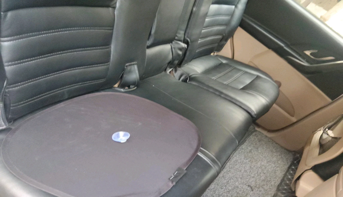 2017 Mahindra XUV500 W6 1.99, Diesel, Manual, 72,624 km, interior