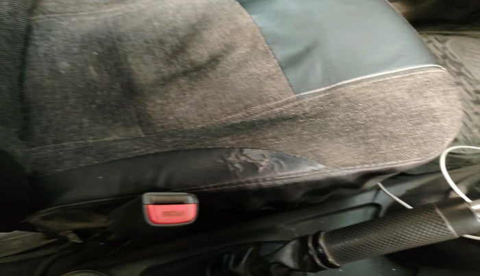 2011 Chevrolet Beat LT PETROL, Petrol, Manual, 1,20,727 km, interior