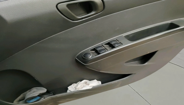 2011 Chevrolet Beat LT PETROL, Petrol, Manual, 1,20,727 km, interior