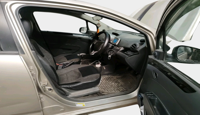 2011 Chevrolet Beat LT PETROL, Petrol, Manual, 1,20,727 km, interior
