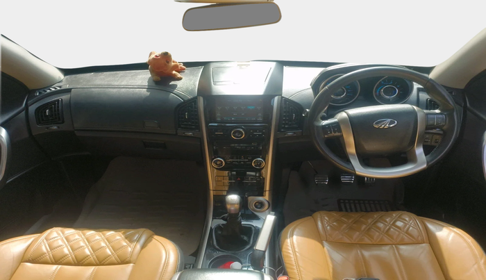 2018 Mahindra XUV500 W11, Diesel, Manual, 71,536 km, interior