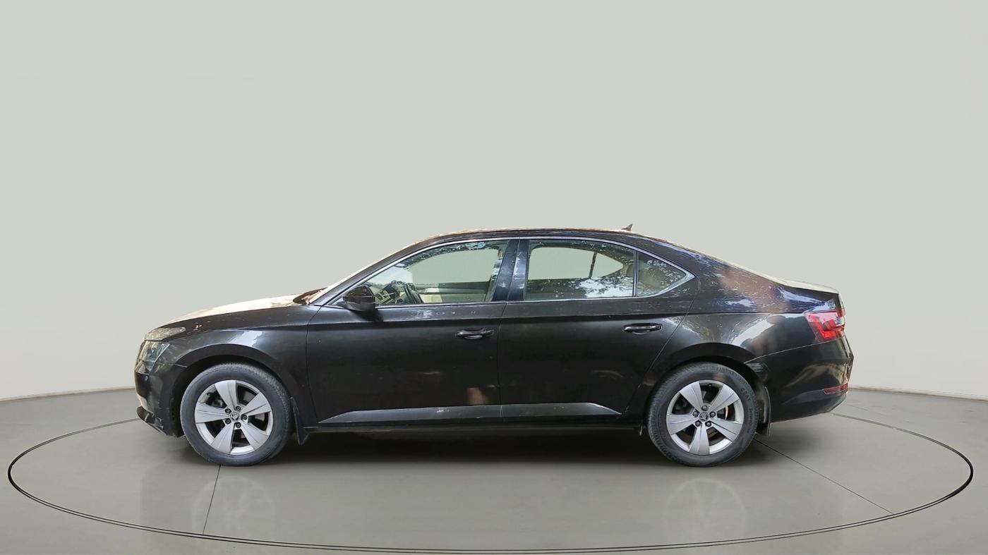 2018 Skoda Superb STYLE 1.8 TSI AT, Petrol, Automatic, 82,371 km, exterior