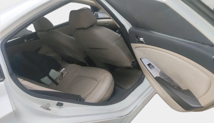 2013 Hyundai Verna FLUIDIC 1.6 VTVT EX, Petrol, Manual, 98,897 km, interior