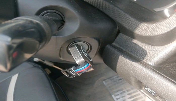 2015 Maruti Swift VXI, CNG, Manual, 1,16,660 km, interior