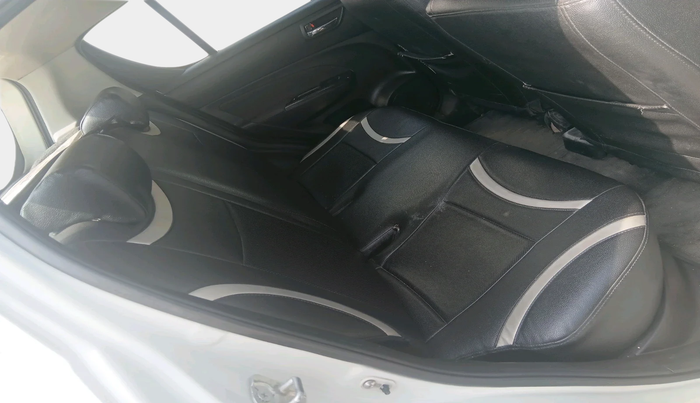 2015 Maruti Swift VXI, CNG, Manual, 1,16,660 km, interior