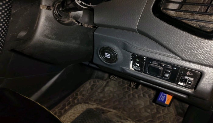 2016 Maruti Vitara Brezza ZDI PLUS DUAL TONE, Diesel, Manual, 1,53,201 km, interior