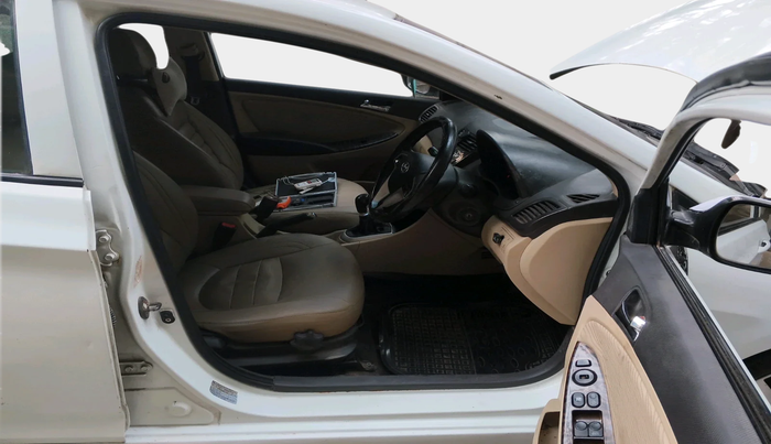 2011 Hyundai Verna FLUIDIC 1.6 VTVT SX, Petrol, Manual, 79,386 km, interior