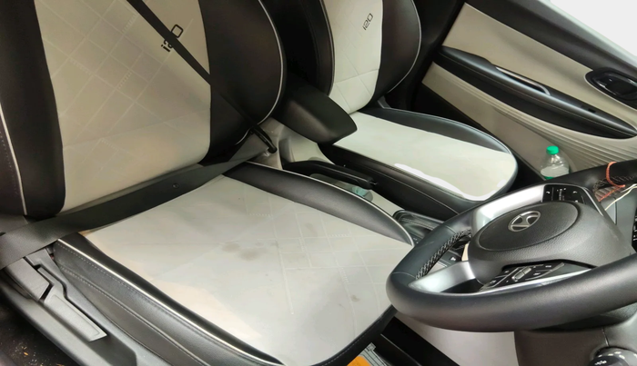 2023 Hyundai NEW I20 ASTA (O) 1.2 AT, Petrol, Automatic, 8,290 km, interior