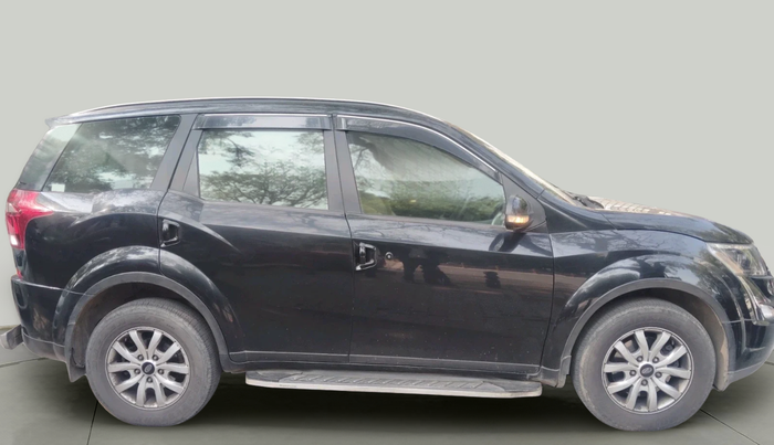 2021 Mahindra XUV500 W9, Diesel, Manual, 1,23,405 km, exterior