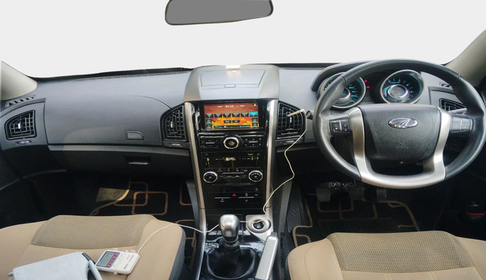 2021 Mahindra XUV500 W9, Diesel, Manual, 1,23,405 km, interior