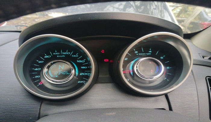 2021 Mahindra XUV500 W9, Diesel, Manual, 1,23,405 km, interior