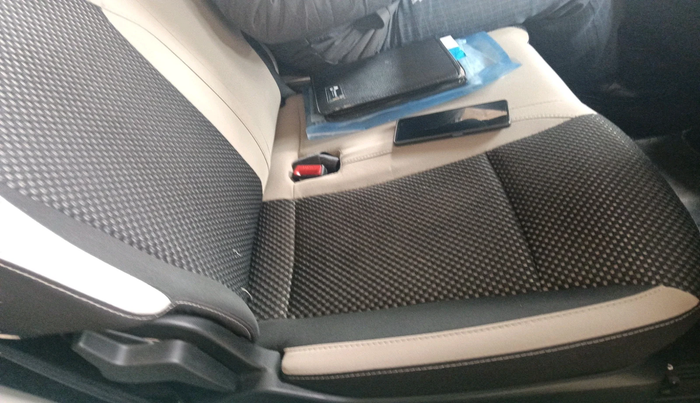 2020 Renault TRIBER RXZ AMT, Petrol, Automatic, 54,688 km, interior