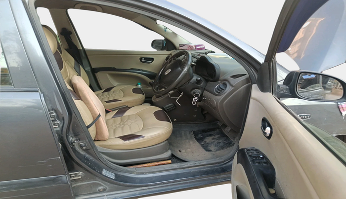 2011 Hyundai i10 MAGNA 1.2, CNG, Manual, 74,740 km, interior