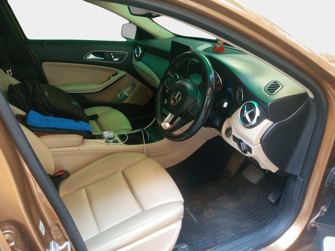 2017 Mercedes Benz GLA Class 200 CGI SPOTRS, Petrol, Automatic, 6,00,000 km, interior