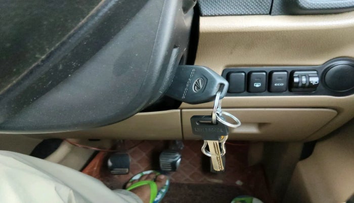 2016 Mahindra TUV300 T6, Diesel, Manual, 1,12,288 km, interior