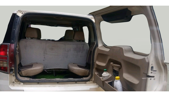 2015 Mahindra TUV300 T8, Diesel, Manual, 2,33,858 km, exterior