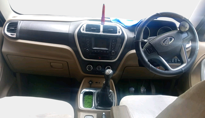 2015 Mahindra TUV300 T8, Diesel, Manual, 2,33,858 km, interior