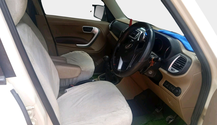 2015 Mahindra TUV300 T8, Diesel, Manual, 2,33,858 km, interior
