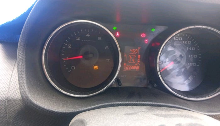 2015 Mahindra TUV300 T8, Diesel, Manual, 2,33,858 km, interior