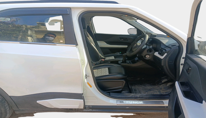 2024 Tata PUNCH PURE MT, Petrol, Manual, 15,865 km, interior