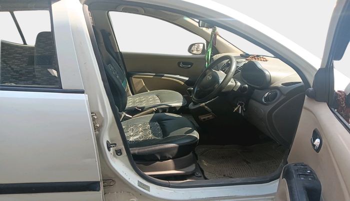 2011 Hyundai i10 MAGNA 1.2, Petrol, Manual, 1,55,566 km, interior