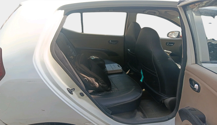 2011 Hyundai i10 MAGNA 1.2, Petrol, Manual, 1,55,566 km, interior