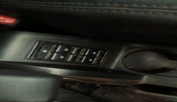 2022 Mahindra Bolero B6 (O), Diesel, Manual, 42,048 km, interior