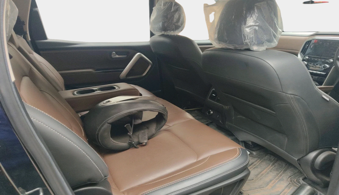 2024 Mahindra SCORPIO-N Z8 Select Petrol MT, Petrol, Manual, 12,802 km, interior