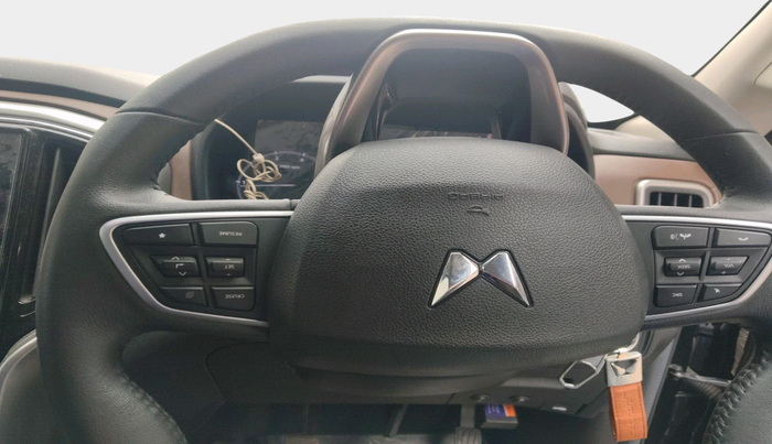 2024 Mahindra SCORPIO-N Z8 Select Petrol MT, Petrol, Manual, 12,802 km, interior