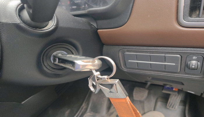 2024 Mahindra SCORPIO-N Z8 Select Petrol MT, Petrol, Manual, 12,802 km, interior