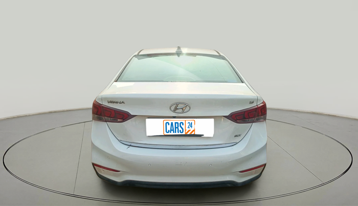 2018 Hyundai Verna 1.6 VTVT SX, Petrol, Manual, 52,110 km, exterior