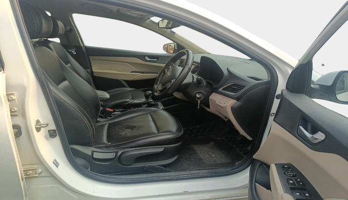2018 Hyundai Verna 1.6 VTVT SX, Petrol, Manual, 52,110 km, interior