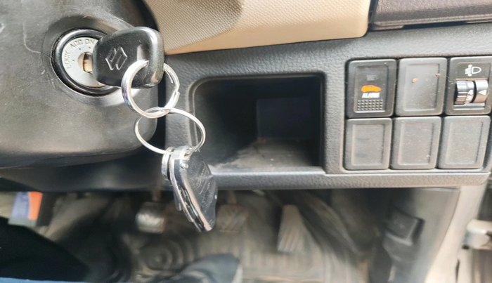 2016 Maruti Wagon R 1.0 LXI, Petrol, Manual, 63,314 km, interior