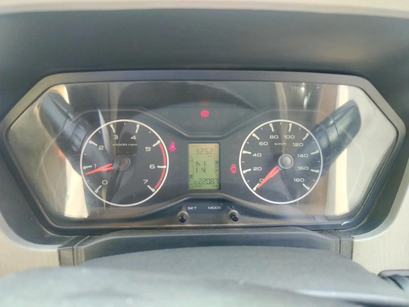 2016 Mahindra Scorpio S6 PLUS 1.99, Diesel, Manual, 2,22,087 km, interior