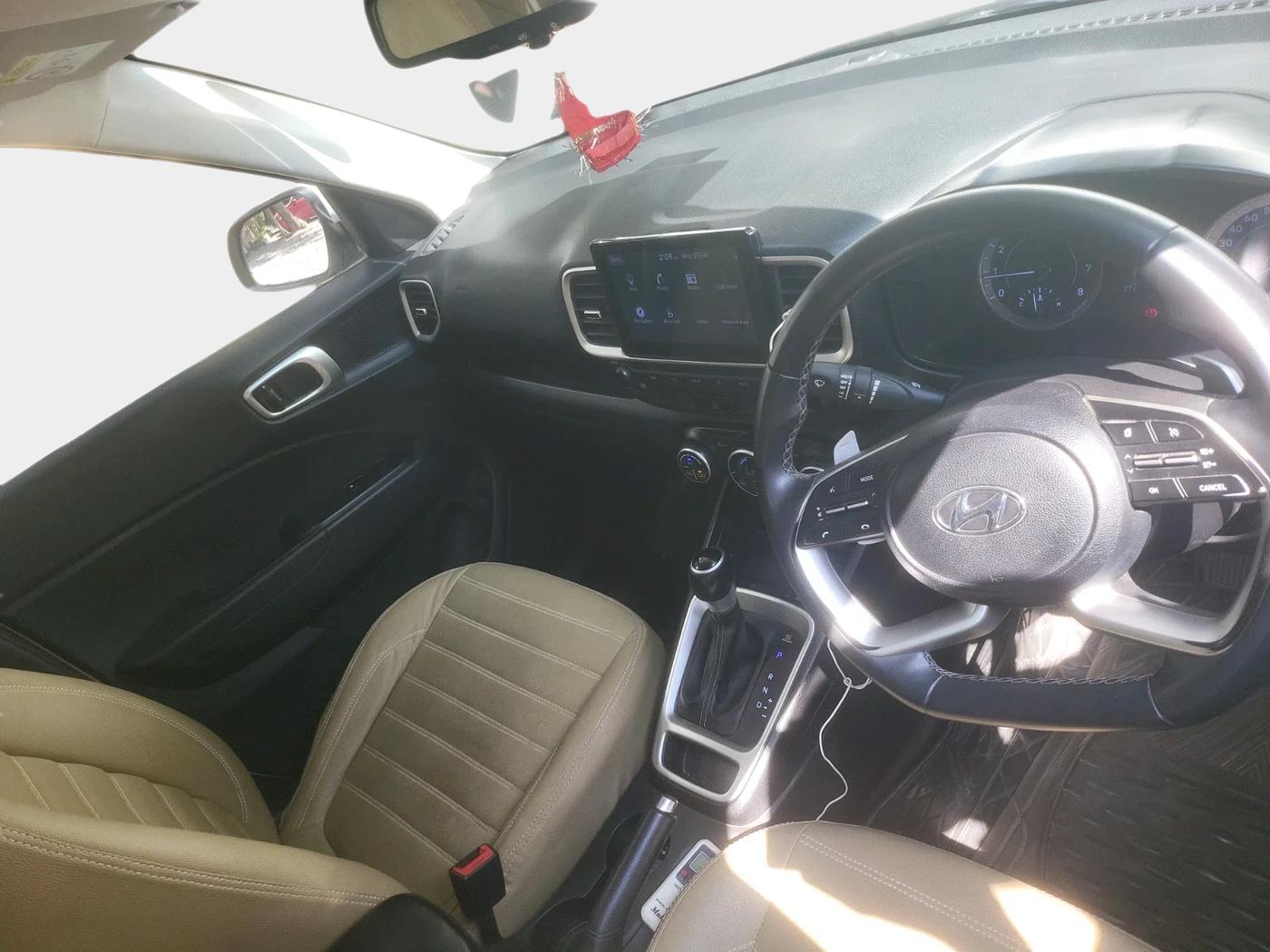 2021 Hyundai VENUE SX PLUS 1.0 TURBO DCT, Petrol, Automatic, 56,773 km, interior