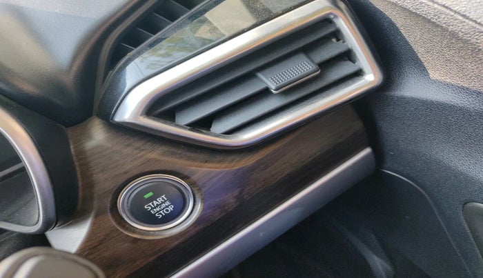 2019 Tata Harrier XT 2.0L KRYOTEC, Diesel, Manual, 51,679 km, interior