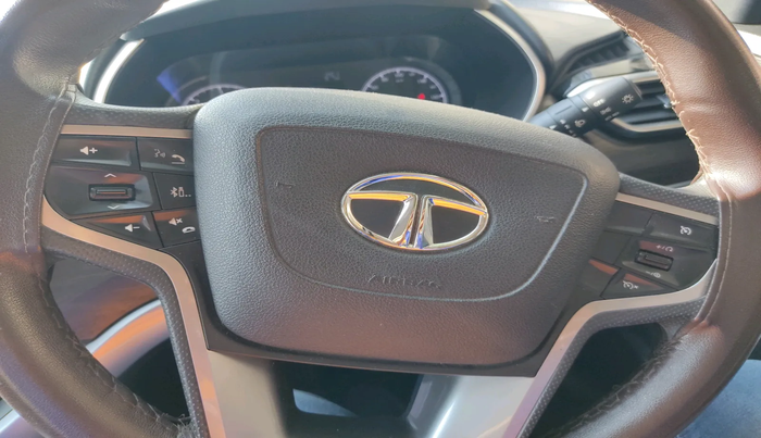 2019 Tata Harrier XT 2.0L KRYOTEC, Diesel, Manual, 51,679 km, interior