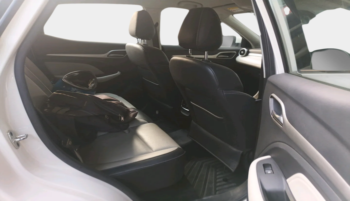 2022 MG ASTOR SMART 1.5 MT, Petrol, Manual, 28,373 km, interior