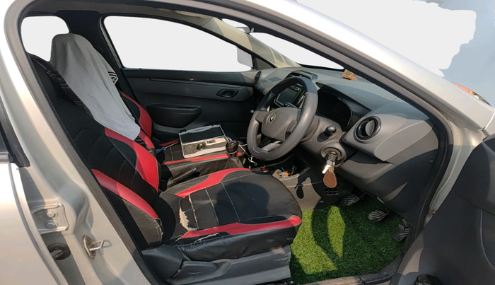 2016 Renault Kwid RXT 0.8, Petrol, Manual, 35,976 km, interior