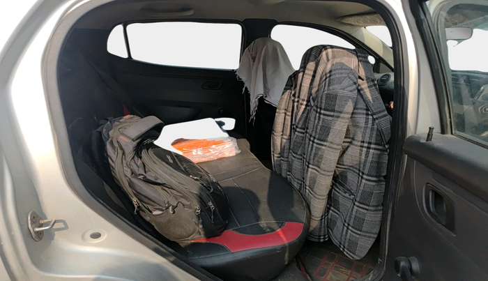 2016 Renault Kwid RXT 0.8, Petrol, Manual, 35,976 km, interior