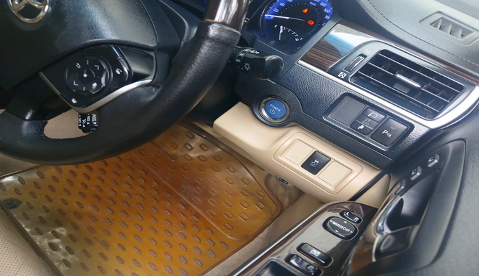 2017 Toyota Camry HYBRID, Hybrid, Automatic, 83,520 km, interior