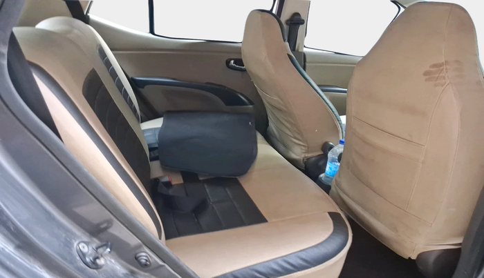 2010 Hyundai i10 MAGNA 1.1, Petrol, Manual, 2,46,879 km, interior