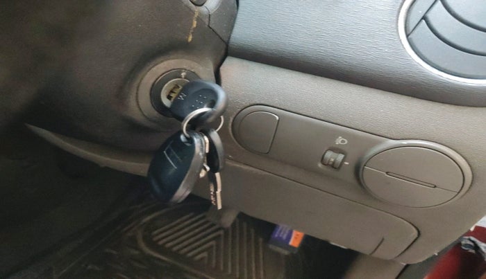 2012 Hyundai i10 MAGNA 1.1, Petrol, Manual, 1,26,142 km, interior