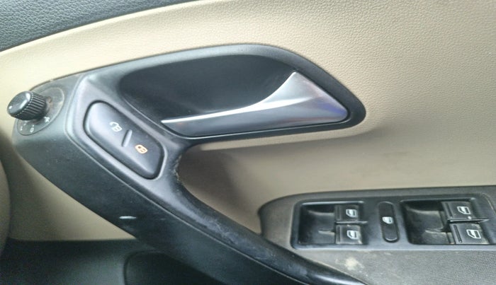 2014 Volkswagen Polo HIGHLINE1.2L, Petrol, Manual, 73,547 km, interior