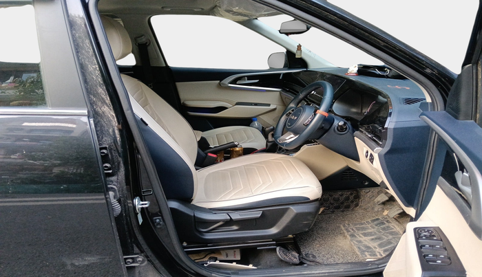 2022 KIA CARENS LUXURY PLUS 1.4 PETROL 7 STR, Petrol, Manual, 12,842 km, interior