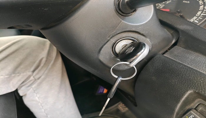 2017 Maruti Swift LXI (O), CNG, Manual, 1,57,202 km, interior