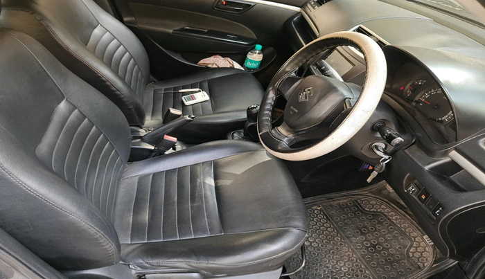 2017 Maruti Swift LXI (O), CNG, Manual, 1,57,202 km, interior