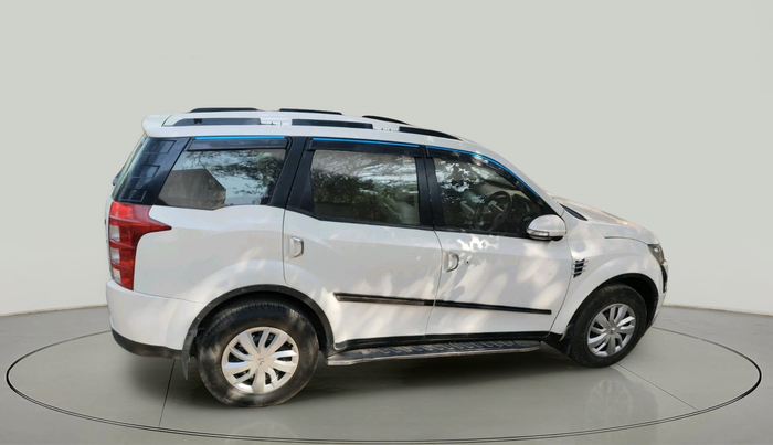 2016 Mahindra XUV500 W6 AT 1.99, Diesel, Automatic, 83,108 km, exterior