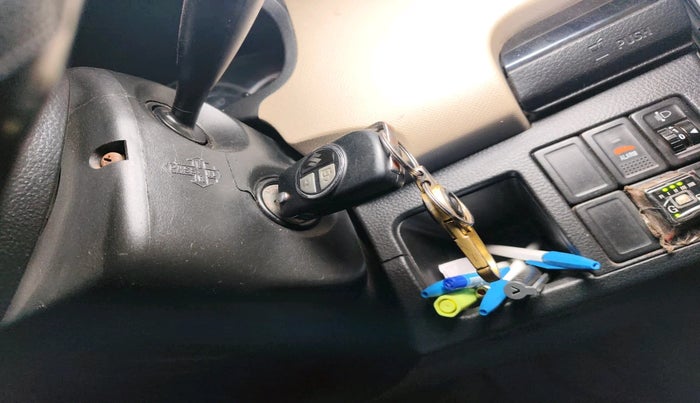 2018 Maruti Wagon R 1.0 VXI, Petrol, Manual, 1,43,798 km, interior